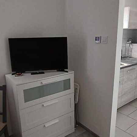 Lebego Falu Vendeghaz Oroszlany Bagian luar foto